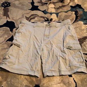 Men’s size 38 shorts.